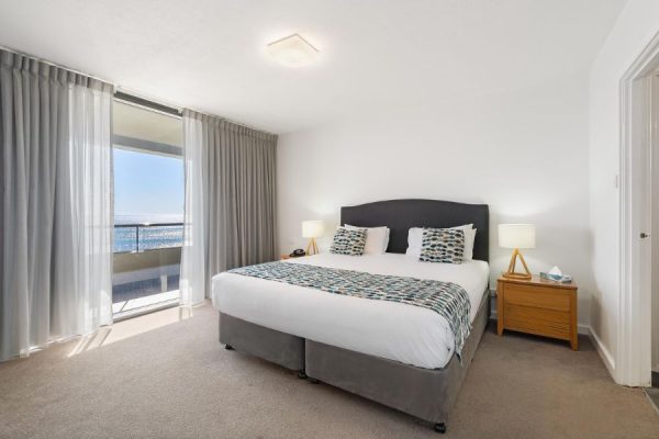 SUPERIOR-SUITE-WITH-KING-BED-AND-SOFA-OCEAN-VIEW-1