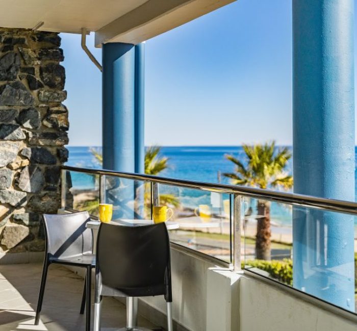 SUPERIOR-SUITE-WITH-KING-BED-AND-SOFA-OCEAN-VIEW-6