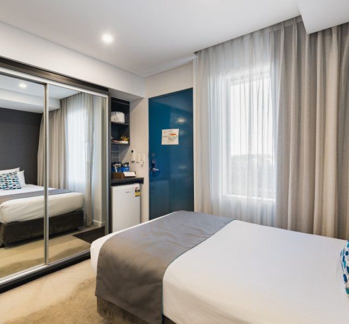 Standard-Room-with-King-and-Single-Bed-City-View-5
